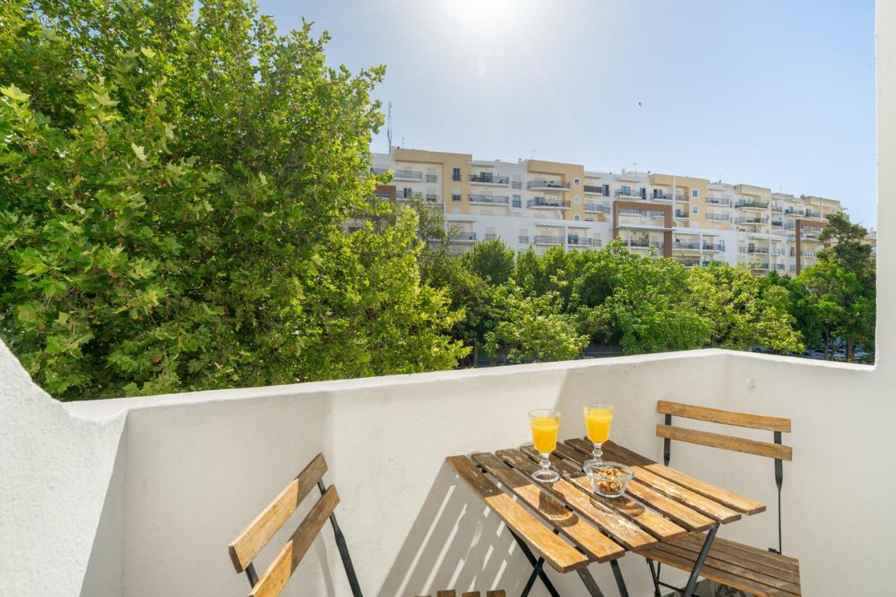 Warm Yellow Albufeira Ngoại thất bức ảnh